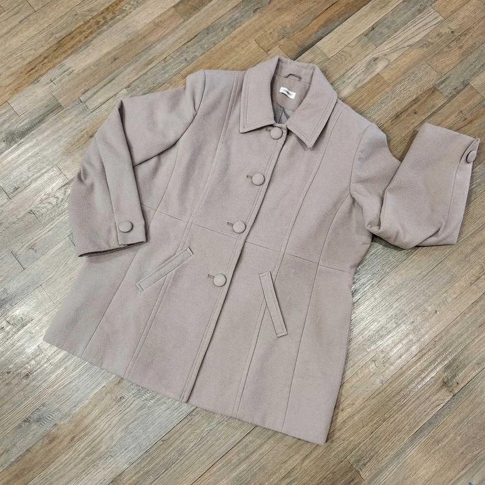 Damart Womens Size 18 Gray Beige‎ Taupe Pea Coat Warm Lined Jacket Well Made